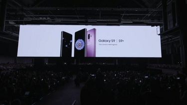 La compañía surcoreana Samsung ha presentado en Mobile World Congress su smartphone insignia Galaxy S9 y su versión Plus.