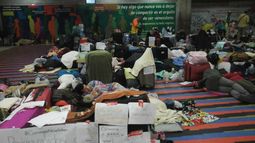 Fotografía de los pasajeros varados en el Aeropuerto de Maiquetía.