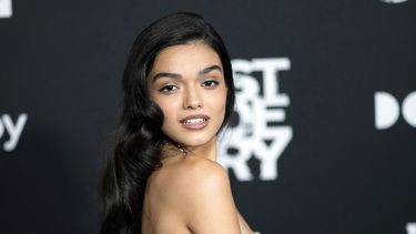 Rachel Zegler asiste al estreno de West Side Story en Nueva York, el 29 de noviembre de 2021. Zegler protagonizará una precuela de The Hunger Games de Lionsgate.&nbsp;