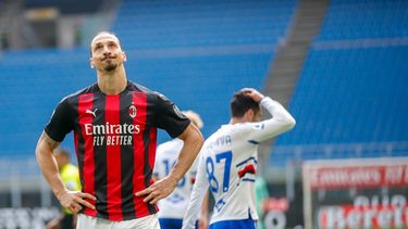 En foto del 3 de abril del 2021, Zlatan Ibrahimovic reacciona durante el encuentro entre el Milan y la Sampdoria&nbsp;