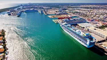 En Puerto Everglades tienen su base los que son actualmente los barcos de pasajeros más grandes del mundo.&nbsp;