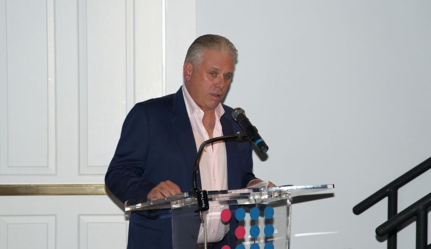 Nelson Albareda, productor musical y empresario. Nelson Albareda, productor musical y empresario.