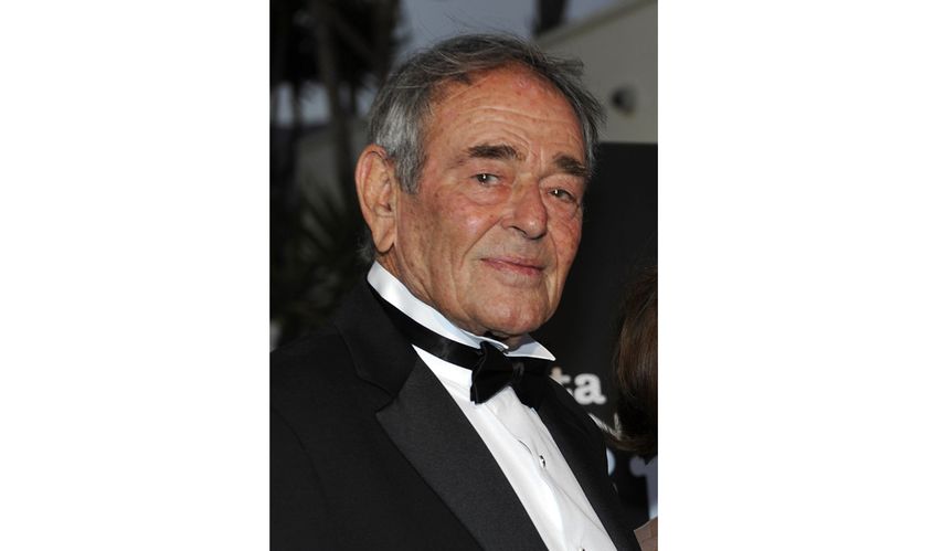 En esta foto del dos de octubre de 2008, el actor Stuart Whitman llega a una gala ben&eacute;fica en el Festival Internacional de Cine de Santa B&aacute;rbara en Santa B&aacute;rbara, California.&nbsp;