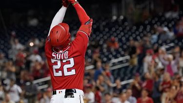 Juan Soto celebra tras conectar su jonrón 19 de la temporada. El dominicano será parte de la legión de latinos en el Derby de Jonrones de la MLB