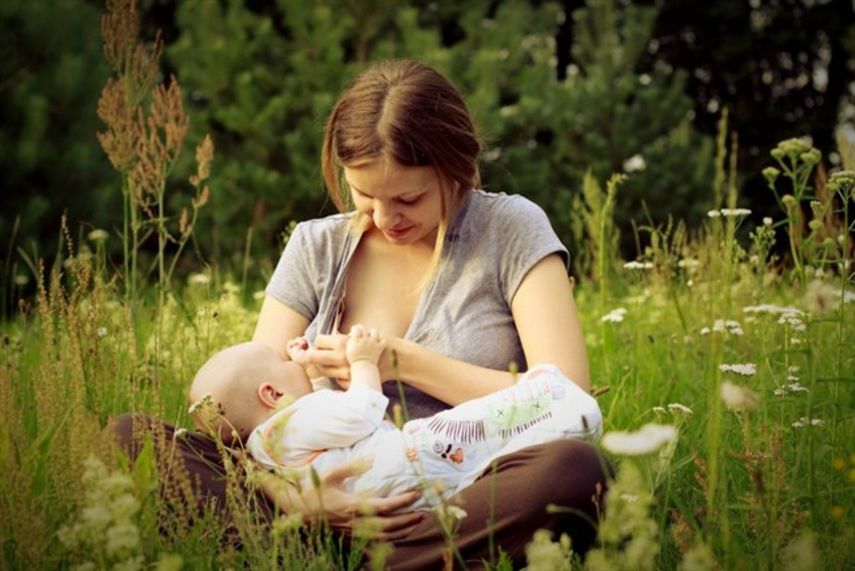 La lactancia materna es esencial para el desarrollo del bebé.&nbsp;