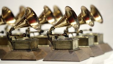 Los premios Grammy se exhiben en el Grammy Museum Experience en Prudential Center en Newark, Nueva Jersey, el 10 de octubre de 2017.&nbsp;