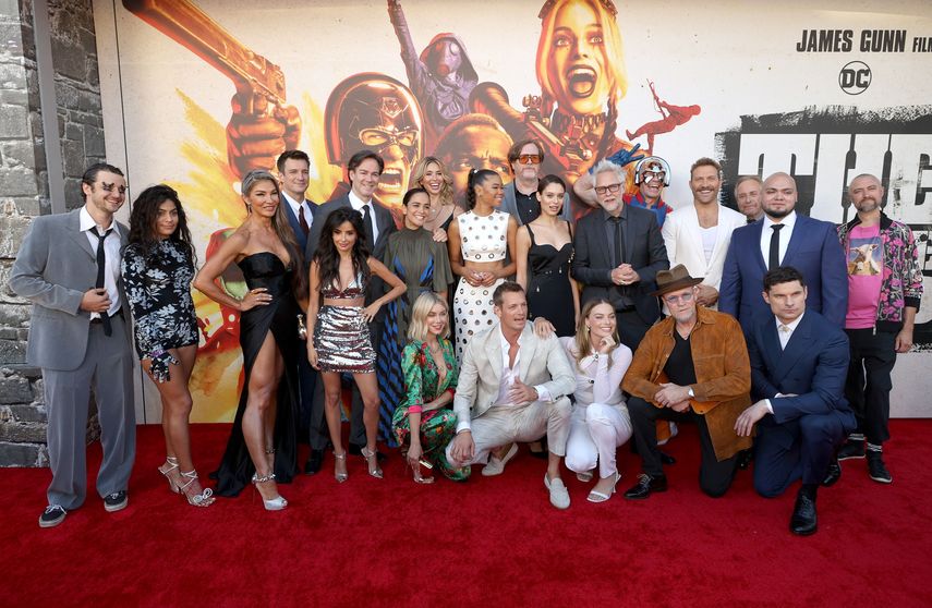 El reparto y el equipo, incluidos Nathan Fillion, Storm Reid, Margot Robbie, John Cena, James Gunn, Michael Rooker, Jai Courtney y Daniela Melchior, asisten al estreno de Warner Bros. de El Escuadrón Suicida en el Regency Village Theatre el 2 de agosto de 2021 en Los Angeles, California.&nbsp;