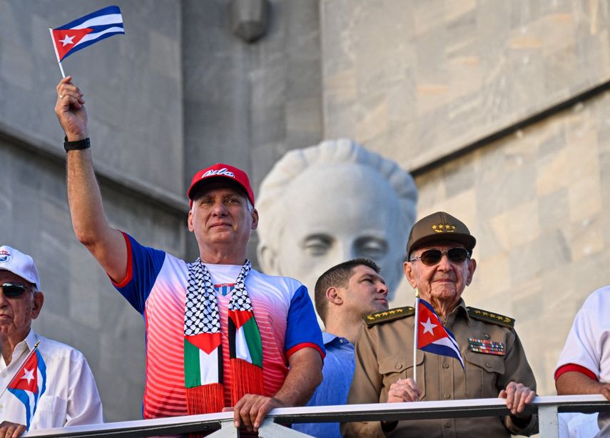 Los dictadores de Cuba, Raúl Castro y Miguel Diaz-Canel.