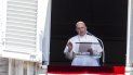 El papa Francisco en su ventana sobre la Plaza de San Pedro el 5 de julio del 2020. El papa Francisco en su ventana sobre la Plaza de San Pedro el 5 de julio del 2020.