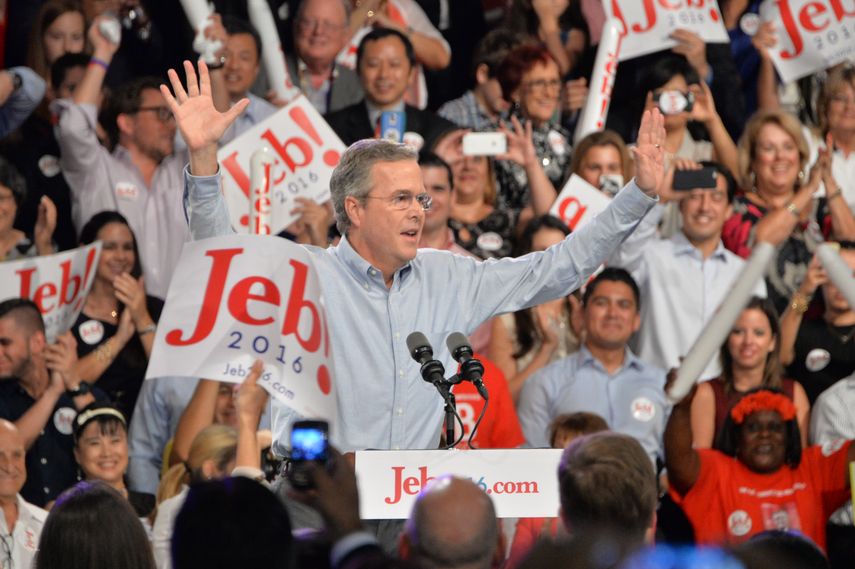 El ex gobernador Jeb Bush en campaña, cuando fue candidato a la nominación republicana, en 2015