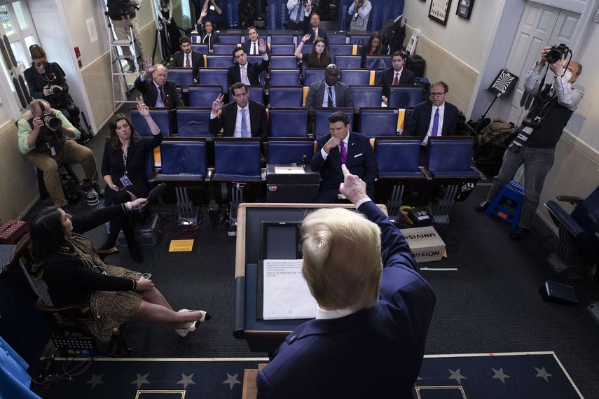 El presidente Donald Trump habla sobre el coronavirus en la Sala de prensa James Brady Press de la Casa Blanca, el martes 21 de abril de 2020, en Washington