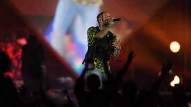 El cantante estadounidense Chris Brown se presenta en el escenario durante el Festival de Música Mundial de Yeda el 18 de julio de 2019, en la Ciudad Deportiva Rey Abdullah de la ciudad costera de Yeda. &nbsp; &nbsp;