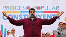 &nbsp;Maduro reclamó a su homólogo de Estados Unidos, Donald Trump, que saque sus manos de su país