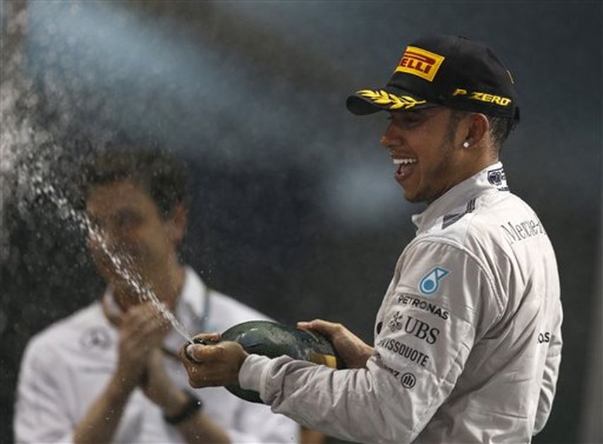 Hamilton también ganó la carrera. (AP)