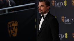 El actor estadounidense Leonardo DiCaprio posa en la alfombra roja a su llegada a los Premios BAFTA de Cine de la Academia Británica en el Royal Festival Hall, Southbank Centre, en Londres, el 22 de febrero de 2026.