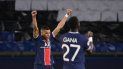 El delantero francés del PSG Kylian Mbappé y el centrocampista senegalés Idrissa Gueye celebran tras ganar los cuartos de final de la Liga de Campeones de la UEFA El delantero francés del PSG Kylian Mbappé y el centrocampista senegalés Idrissa Gueye celebran tras ganar los cuartos de final de la Liga de Campeones de la UEFA