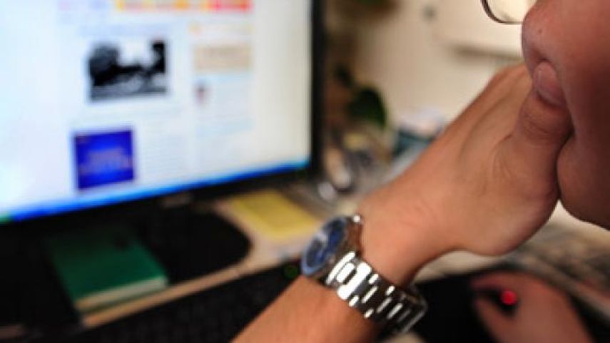 Los expertos recomiendan hacer un testamento con instrucciones sobre qué hacer y quién manejará todo nuestro patrimonio digital, como el ingreso a dispositivos, a sitios web como Facebook, Twitter, cuentas online de bancos, de pagos, o de fondos de inv
