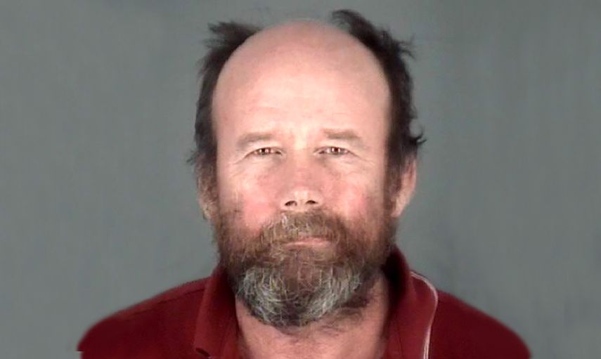 Richard Meyers IV, de 52 años, quien debía ocuparse del anciano enfermo, es acusado de negligencia y abuso a personas mayores.