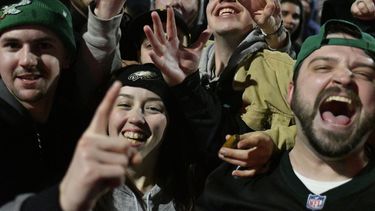 Los fanáticos celebran el tan anhelado triunfo de su equipo&nbsp;Philadelphia Eagles.