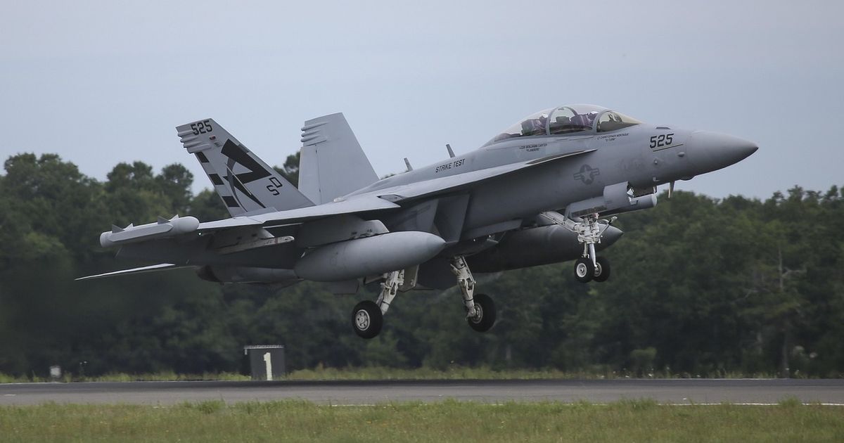 Avión de combate estadounidense valorado en $60 millones se pierde en el mar