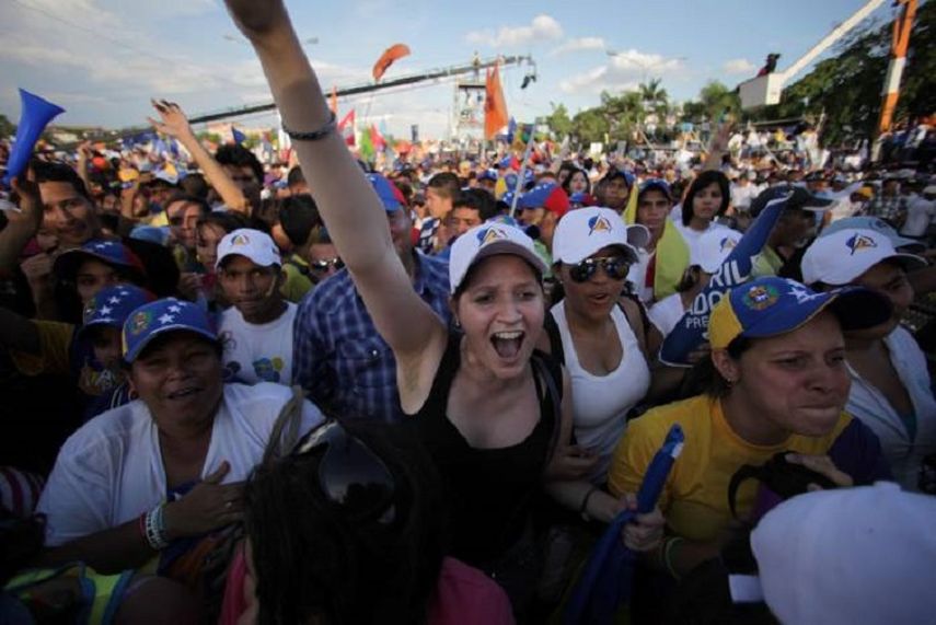 Este domingo los centros de votación en Venezuela recibirán a 19 millones de votantes, en una jornada donde se espera una alta participiación. (ARCHIVO)