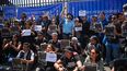 Periodistas protestan frente a la Corte Suprema en Ciudad de Guatemala.
