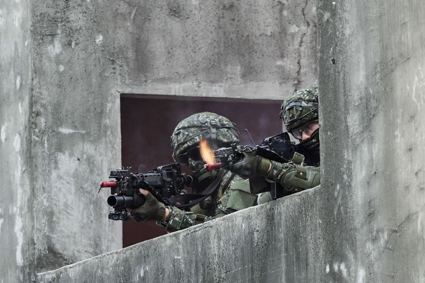 Militares de Taiwán simulan guerra urbana con China