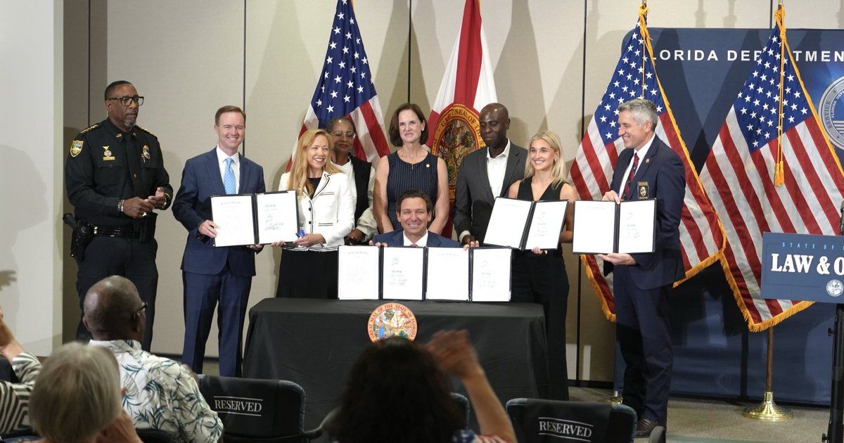 DeSantis firma cinco leyes para reforzar protección de menores contra abuso sexual