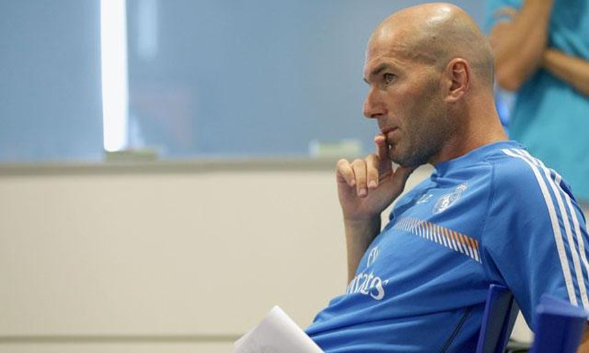Zidane dice no tener prisa por tomar las riendas de la selección de su país. (EFE)