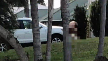 Quienes consideran que el comportamiento es inapropiado alegan que afecta negativamente la atmósfera del vecindario.