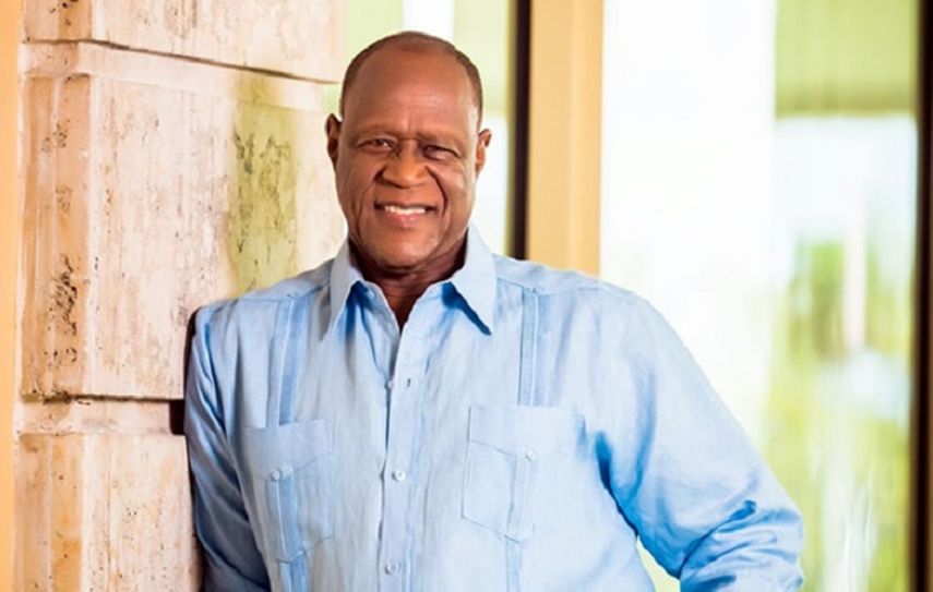 El merenguero dominicano Johnny Ventura se confesó influenciado por la música del legendario músico cubano Benny Moré. (CORTESÍA). 