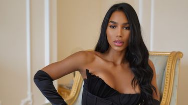 La modelo Virginia Sanhouse vistiendo una de las fajas de su marca.&nbsp;