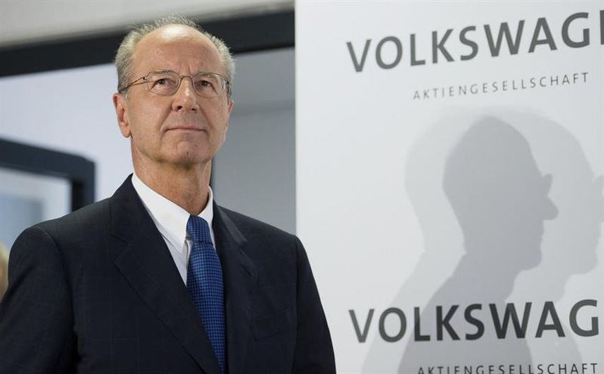 Hans-Dieter Pötsch, nuevo presidente del consejo de vigilancia de Volkswagen, acaba de asumir su cargo con el compromiso de esclarecer con absoluta transparencia el escándalo de la manipulación de emisiones contaminantes. (EFE)