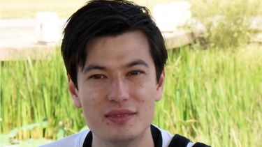 Foto sin fechar del estudiante australiano Alek Sigley desaparecido en Corea del Norte, facilitada por su familia.