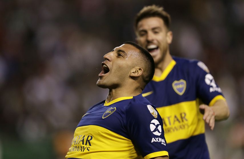 Ramon Ábila, de Boca Juniors, celebra su tanto al Liga Deportiva Universitaria de Ecuador en el partido de ida por los cuartos de final de la Copa Libertadores, el miércoles 21 de agosto de 2019, en Quito