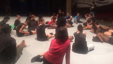 Bailarines de la compañía Danza Contemporánea de CUna en los ensayos de la pieza Equilux.&nbsp;