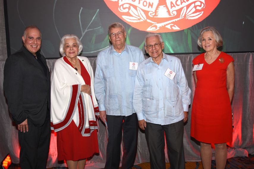 Tony Leal, Celia Suárez, Chris Baker, Polo Núñez, María Cristina Romañach.