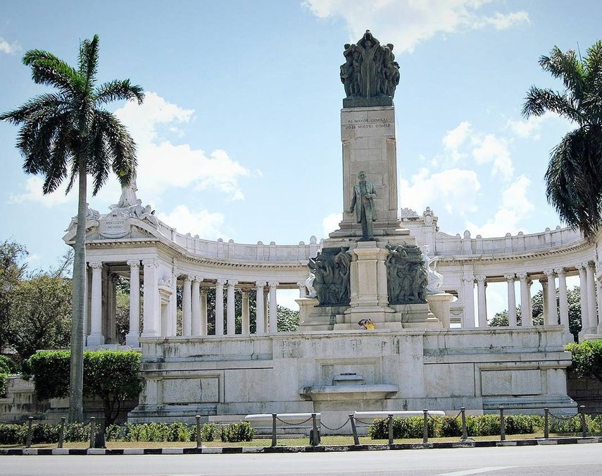 Monumento a José Miguel Gómez, presidente de la República de 1909 a 1913, ubicado en la calle G, en El Vedado, La Habana.