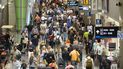 Cientos de miles de pasajeros acuden al Aeropuerto Internacional de Miami.