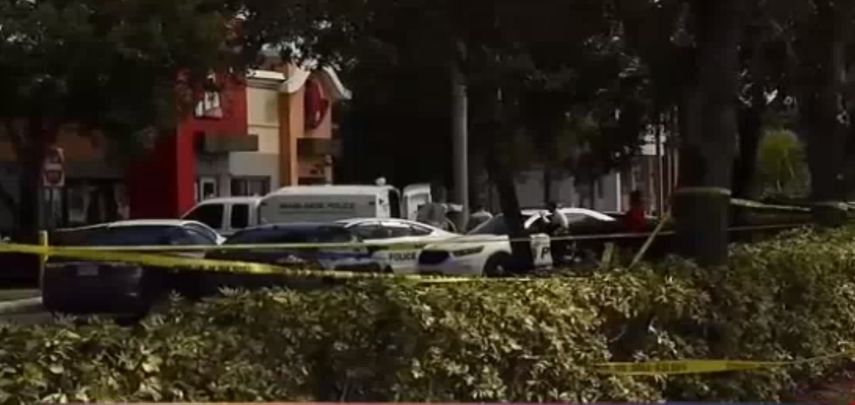 La esposa intentó escapar, corrió hacia la parte de atrás del restaurante pero el hombre disparó&nbsp;varias veces.
