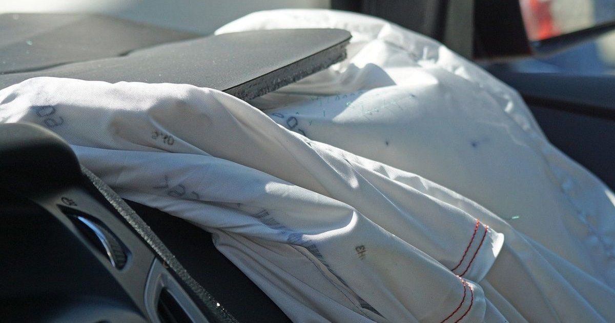 Denuncian a cuatro grandes fabricantes de coches por usar airbags defectuosos