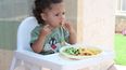 Imagen referencial a una niña comiendo sus alimentos.&nbsp; &nbsp; &nbsp;
