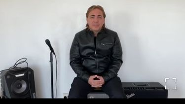 El cantante Cristian Castro emite emotivo mensaje tras la muerte de su padre.&nbsp;