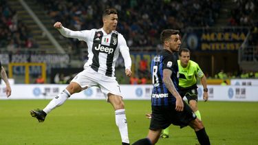 Cristiano firmó el momentáneo 1-1 con un zurdazo raso al suelo tras una asistencia de tacón del bosnio Miralem Pjanic,&nbsp;después de que el belga Radja Nainggolan adelantara al Inter a los 7 minutos con una volea de pierna derecha.