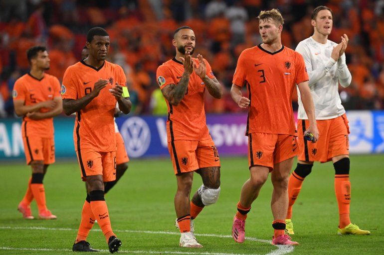 Holanda derrota a Austria y avanza de ronda en la Eurocopa