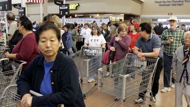 La inflación de precios se observa en los supermercados, principalmente en las carnes, cereales y derivados. (AP)