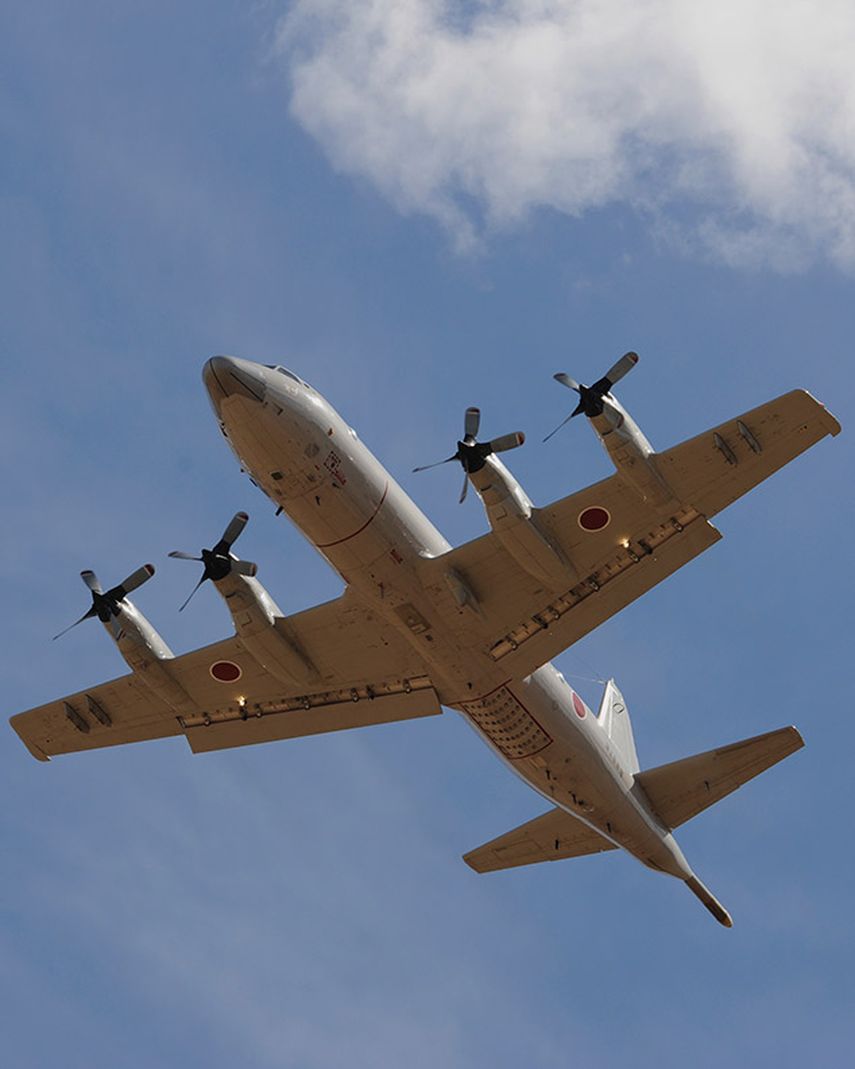 Una aeronave Orion japonesa despega de la base Pearce en Perth, Australia, para oarticipar en la búsqueda del avión perdido de Malaysia Airlines el jueves 17 de abril de 2014. (AP)