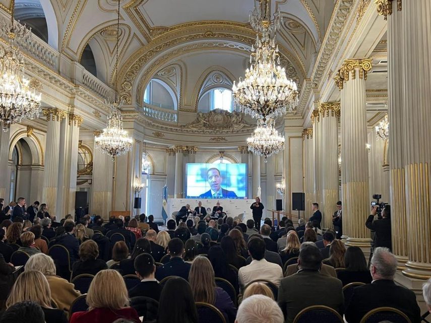 El líder venezolano, Juan Guaidó, participa en el debate el “Narcopopulismo, un desafío para América Latina”, llevado a cabo en el marco del II Encuentro de Libertad y Democracia en Buenos Aires, Argentina. 