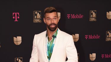 Ricky Martin posa en la alfombra magenta de la recién edición de premios Lo Nuestro, en el American Airlines Arena, en Miami.&nbsp;