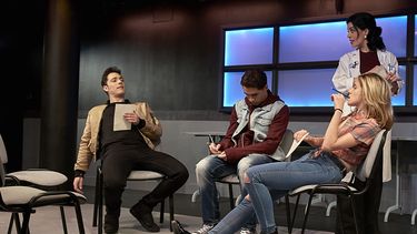 Escena de la obra española #malditos16, de Nando López.